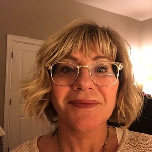 Meet your Posher, Leanne